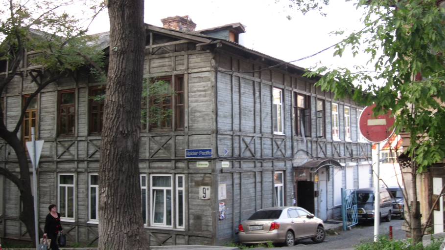 Улица прапорщика Комарова 9)